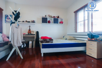 *****บ้านเดี่ยวมือสอง ม. ไพรมารี่ เพรสทีจ รัชดา-รามอินทรา บ้านเดี่ยว 3 ชั้น พร้อมเข้าอยู่ ฟังก์ชัน 5 ห้องนอน 5 ห้องน้ำ 2 ที่จอดรถ ภายในสวย บ้านใหม่ บนเนื้อที่กว่า 52 ตร.ว. พื้นที่ใช้สอยมากถึง 350 ตร.ม. บนทำเลศักยภาพ เชื่อมต่อ ถ.รามอินทรา, ถ.พหลโยธิน, ถ.สุขาภิบาล5 เดินทางสะดวก ใกล้ทางด่วน "เอกมัย-รามอินทรา" และรถไฟฟ้า "นพรัตน์"